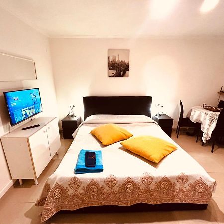 Monolocale A Mostacciano Apartamento Roma Exterior foto